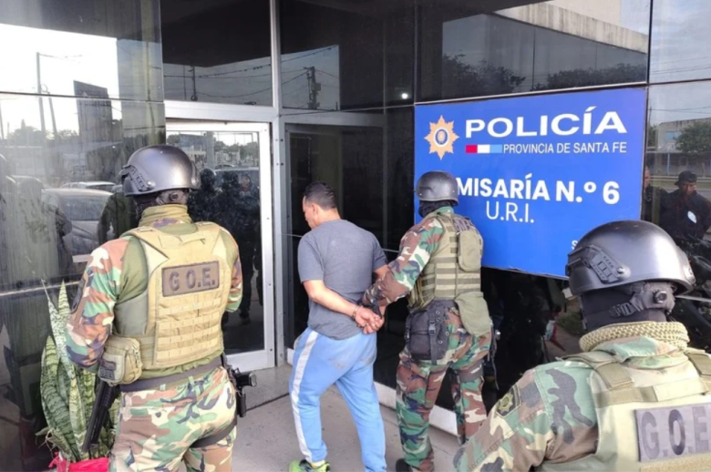 Operativo en Santa Fe: detienen a un sospechoso con un arma y sustancias ilícitas