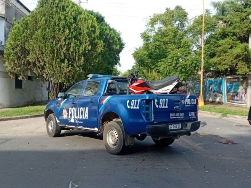 Un motociclista murió tras chocar contra un colectivo