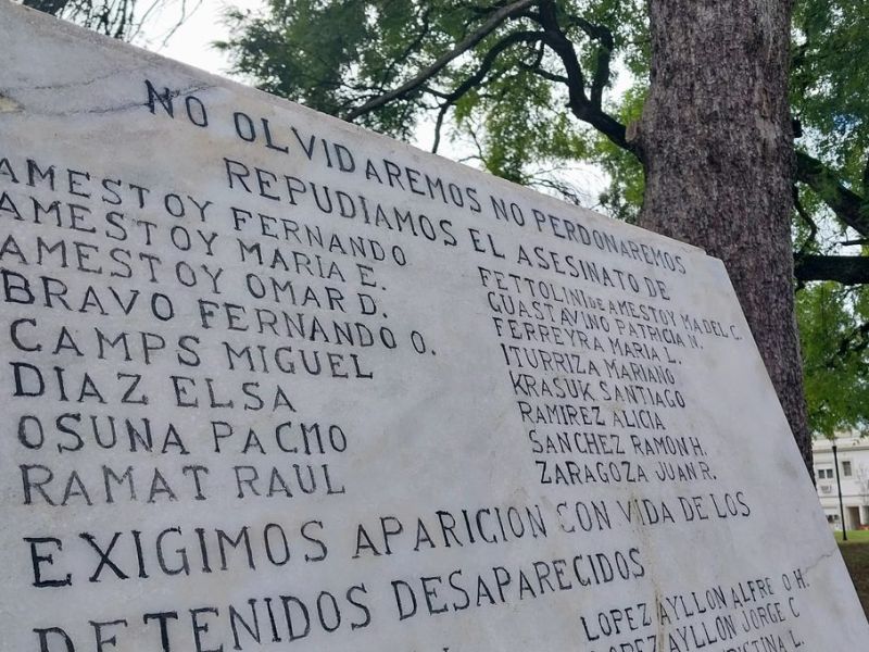 Se reinaugura un monumento que rinde homenaje a las víctimas del terrorismo de Estado
