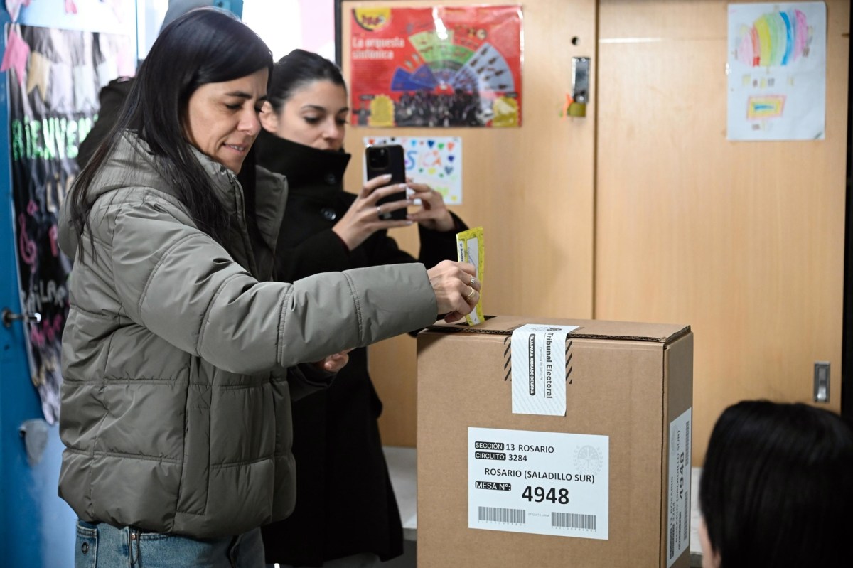 Votó Carolina Labayru en Rosario y pidió defender a la ciudad