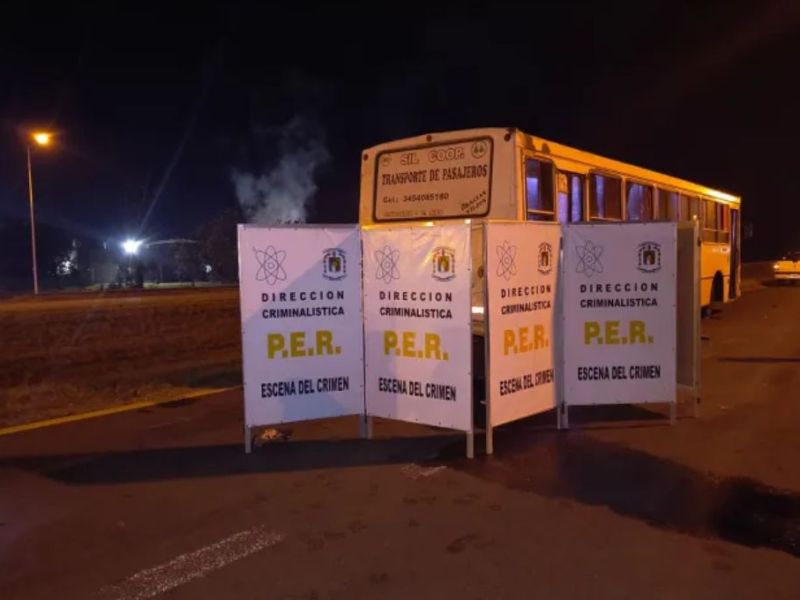 Accidente en ruta 14, jurisdicción de La Criolla: un motociclista murió tras ser embestido por un colectivo