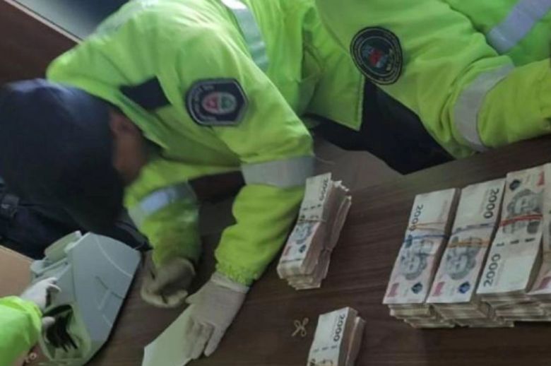 Concepción del Uruguay: durante un control policial, incautaron .592.000 en el baúl del auto