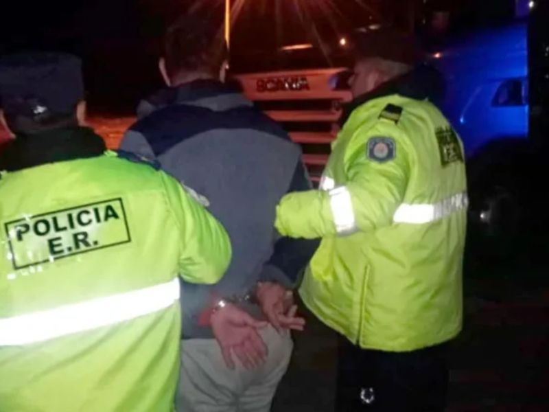 Un camionero brasileño fue detenido en ruta 12 tras evadir un control policial y conducir en estado de ebriedad