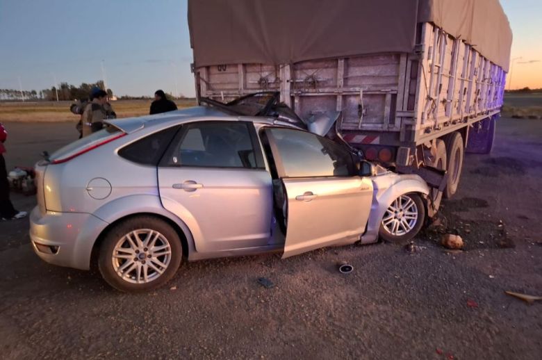 Trágico despiste en el cruce de autovía 19 y ruta 10: dos muertos y un herido de gravedad