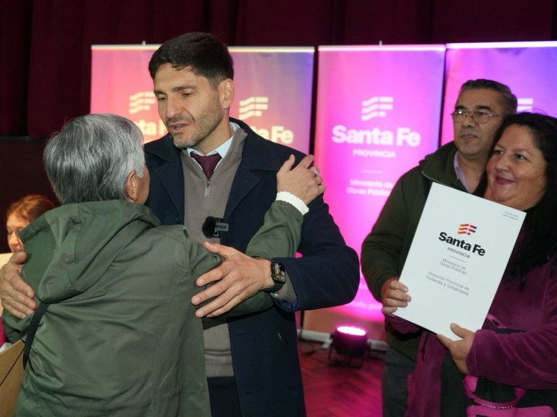 Entregaron más de 70 escrituras a familias de Santo Tomé