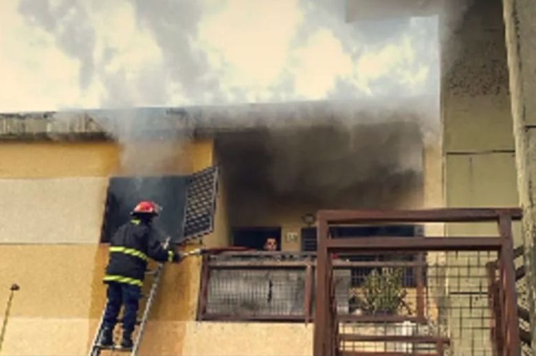 Durante el incendio de su departamento murió una mujer en Paraná