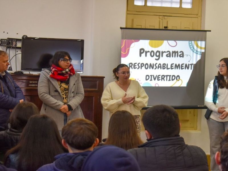 Brindan talleres para prevenir la ludopatía y los delitos informáticos