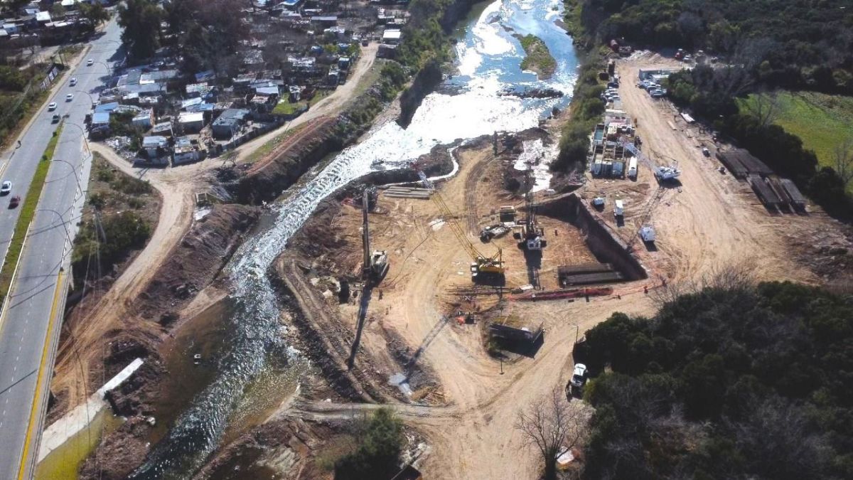 Se activan los trabajos en el cauce del arroyo para detener el retroceso de la Cascada Saladillo