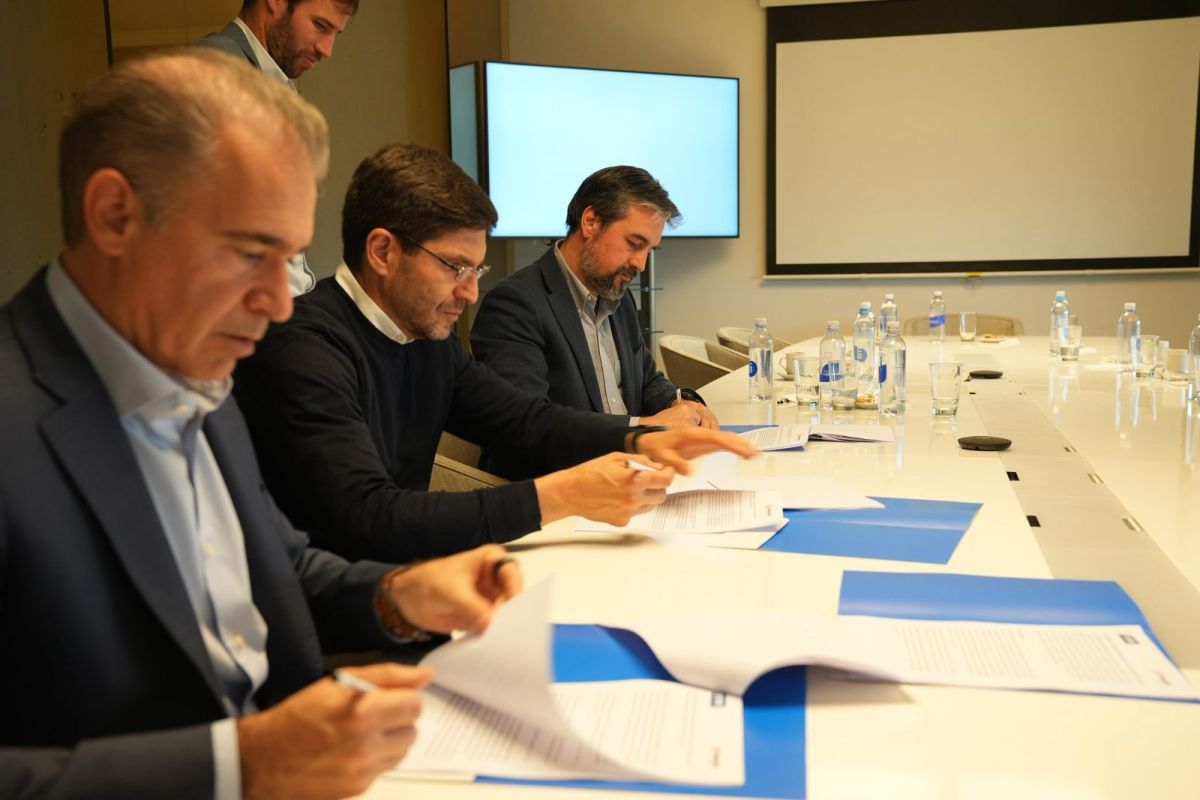 La Provincia de Santa Fe firmó un histórico acuerdo con YPF
