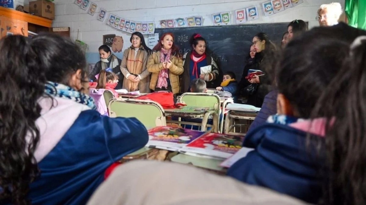 Referentes de seis países latinoamericanos escucharon la política de alfabetización de Santa Fe