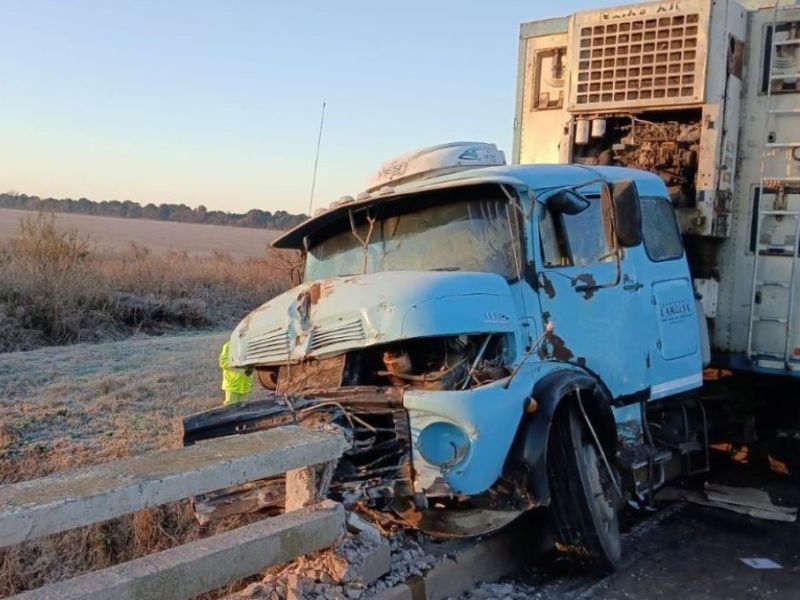 Ruta 34: dos camiones protagonizaron un violento choque a la altura de Lehmann