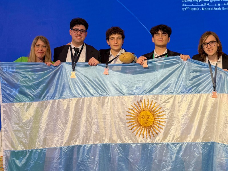 Dos jóvenes rosarinos premiados en las Olimpíadas de Química de Dubái