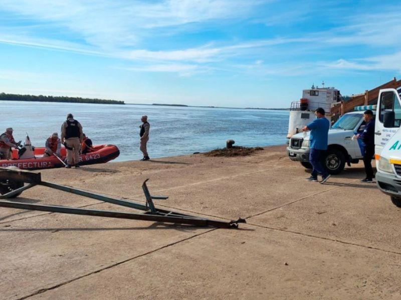 Dos hombres cayeron al río Paraná, a uno lo arrastró la corriente, pero fue rescatado con vida