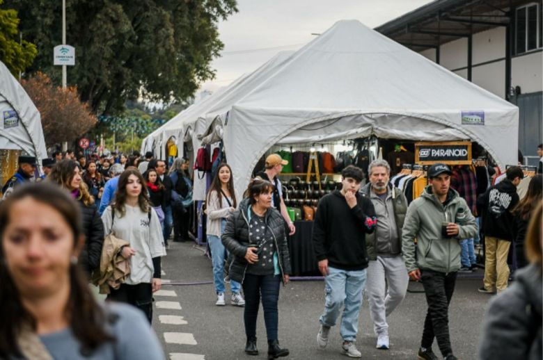 Feria de Invierno en Paraná: participan más de 240 artesanos, emprendedores y gastronómicos