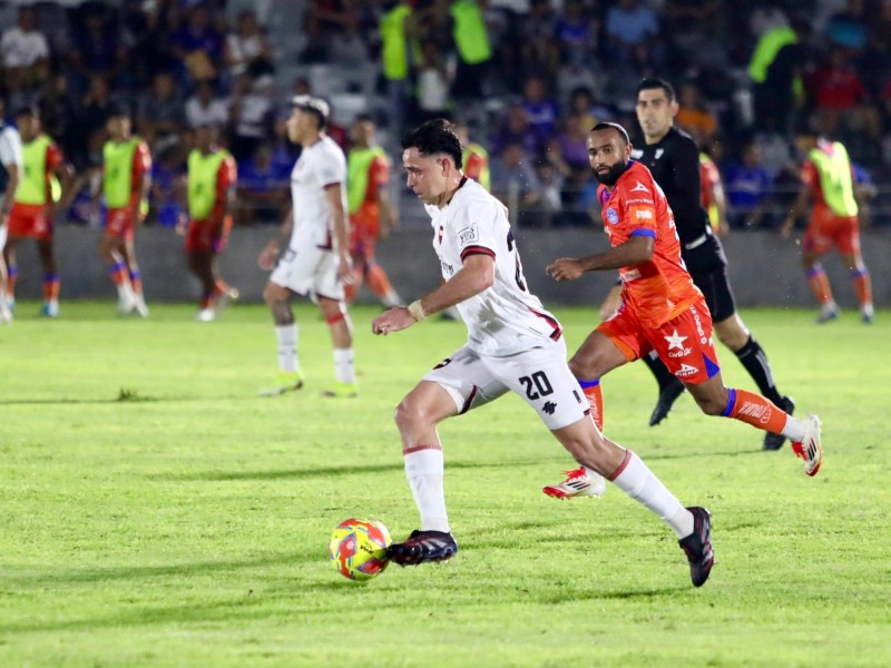 Newell’s perdió en su debut en México, dejó una pálida imagen y sumó preocupación por Benedetto