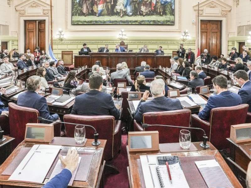 Sectores de la oposición se comprometen en trabajar por un acuerdo constitucional