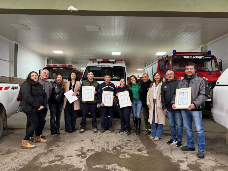Destacan a bomberos de Wheelwright, Hughes y San Gregorio