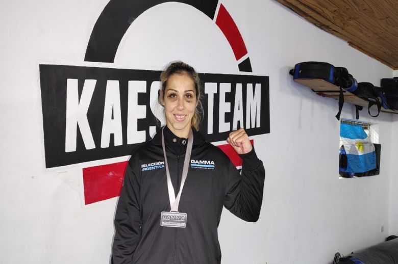 “La Leona” Faría trajo la medalla de plata del mundial de MMA a Chajarí