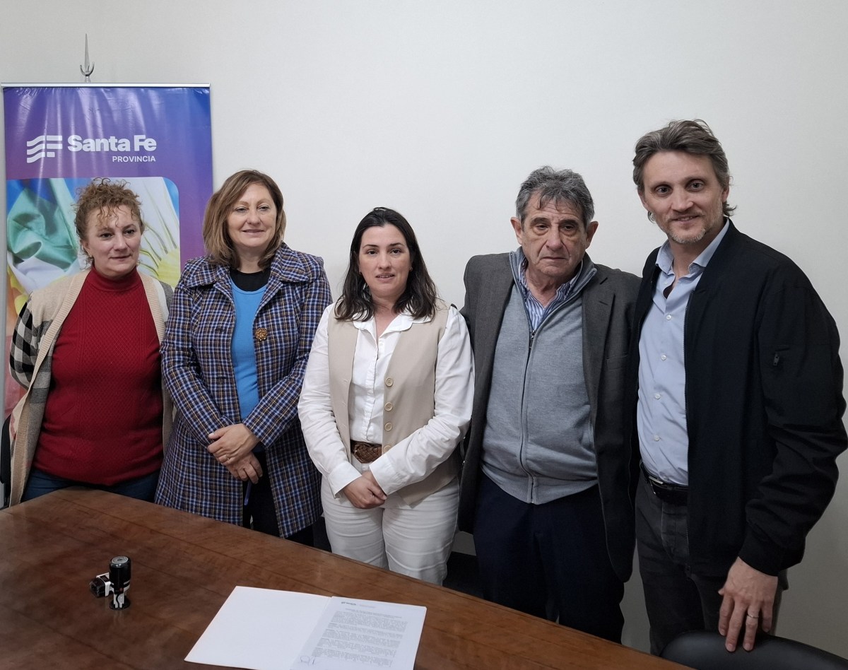 San Javier firma un convenio de becas para estudiantes de pueblos originarios