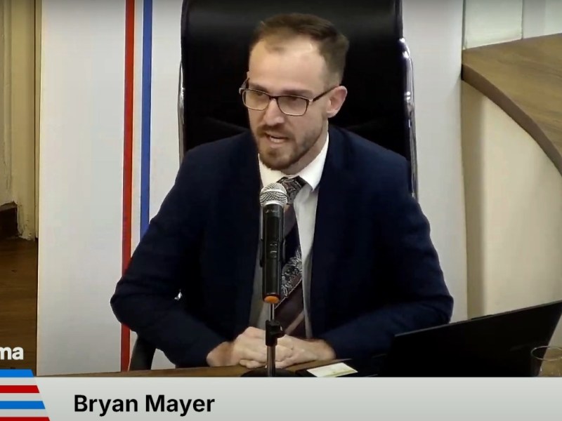 Bryan J. Mayer expuso en Rosario y llevó la voz de las comunas a la reforma constitucional
