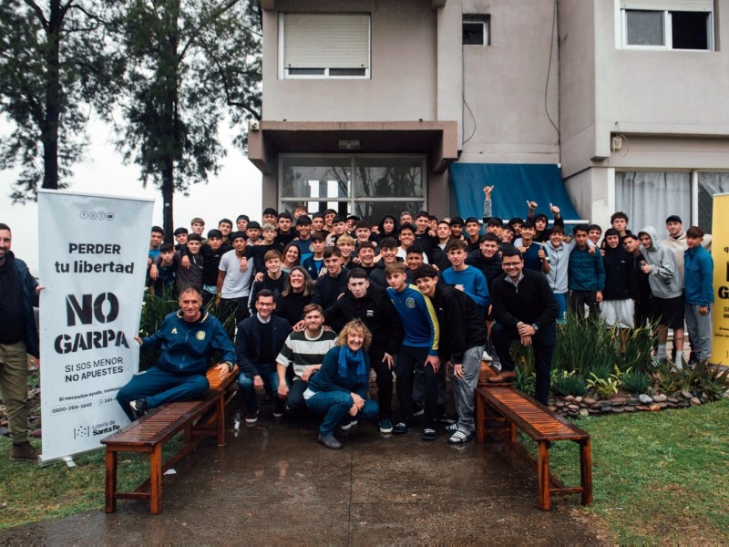 #NoGarpa: Lotería de Santa Fe comenzó en Newell’s y Central su campaña sobre las apuestas online