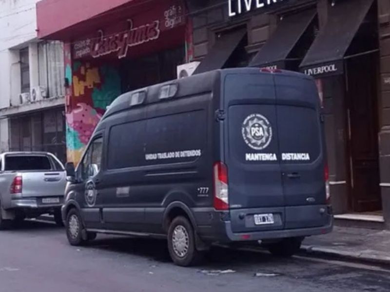 Allanamiento en Rosario: detuvieron a una mujer acusada de facilitar inmuebles a un prófugo narco