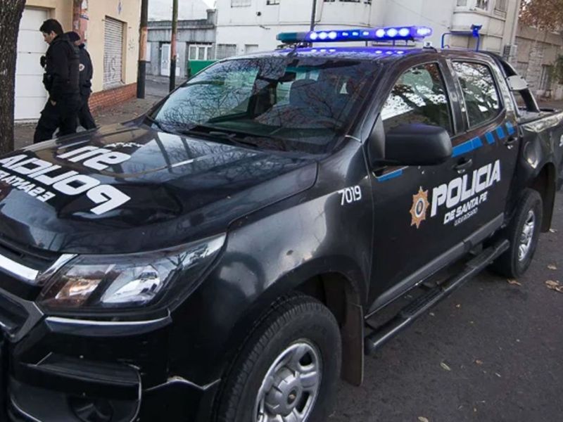 Rosario: se hicieron pasar por policías y le robaron a una mujer de 86 años