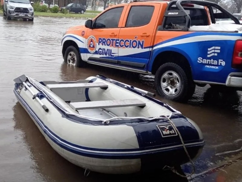 Operativo de emergencia en diferentes puntos de Santa Fe: asisten a las localidades más afectadas por las intensas lluvias