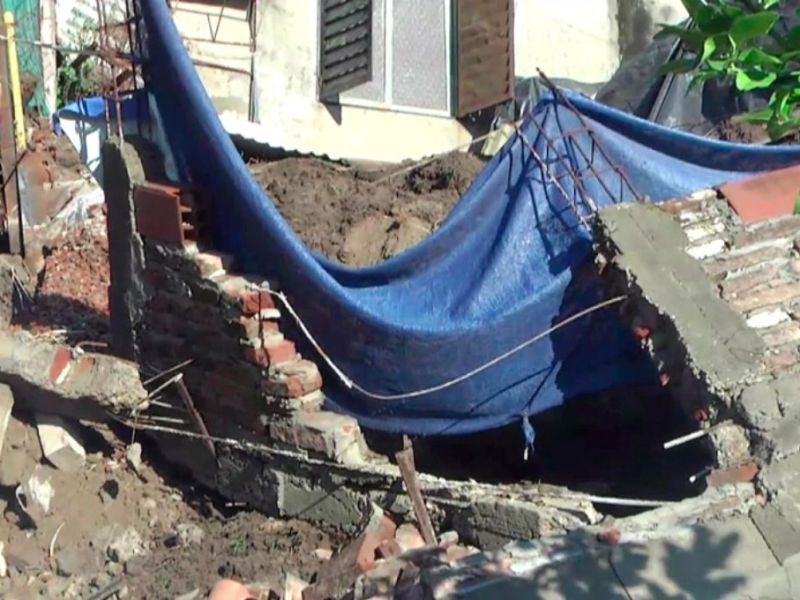Paraná: los fuertes vientos provocaron el derrumbe de viviendas en barrio Las Flores