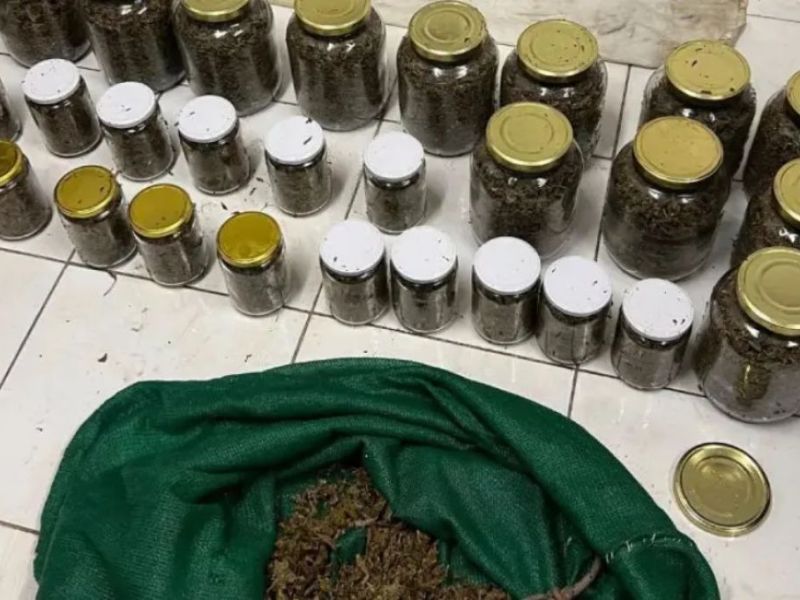 Control policial en Paraná: un hombre descartó casi 14 kilos de marihuana y se dio a la fuga