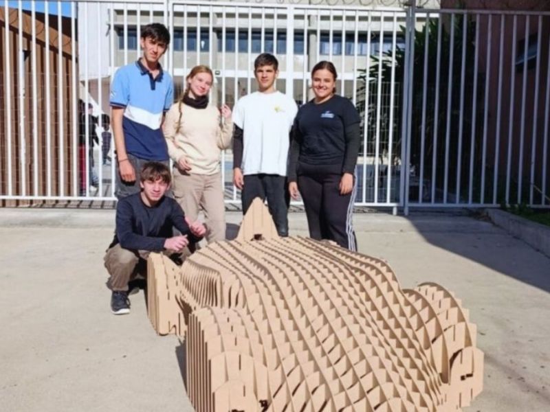 Alumnos de Paraná desarrollan un auto eléctrico para competir en un certamen nacional