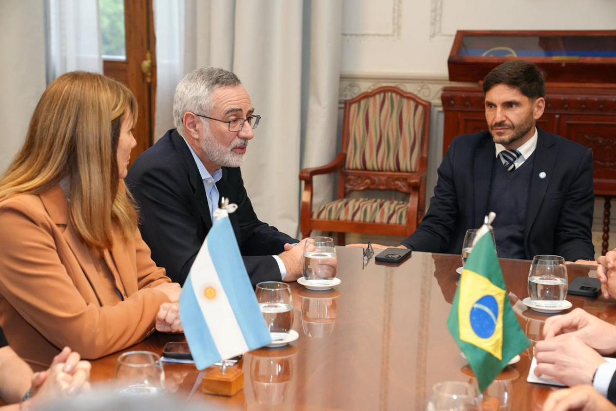 Fortalecer relaciones: Pullaro recibió al embajador de Brasil en la Argentina