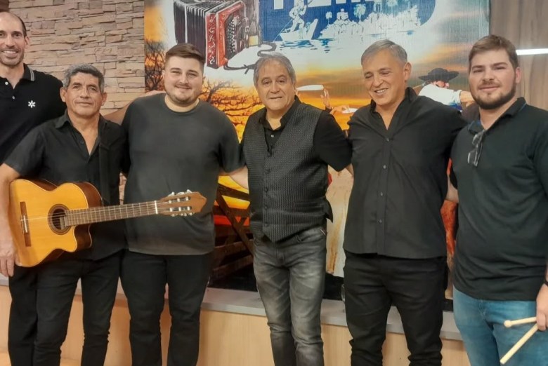 Abel Musín: cincuenta años sembrando canto y raíces