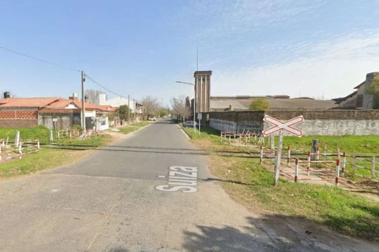 San Lorenzo: una mujer murió atropellada por un tren tras intentar rescatar a su perro