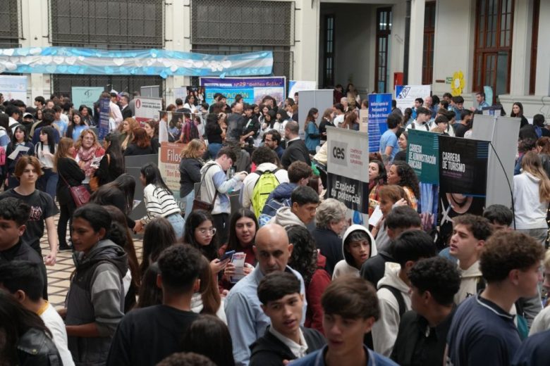 «Estudiá en Santa Fe»: más de 6 mil estudiantes definen su futuro en la Expo Carreras de la provincia