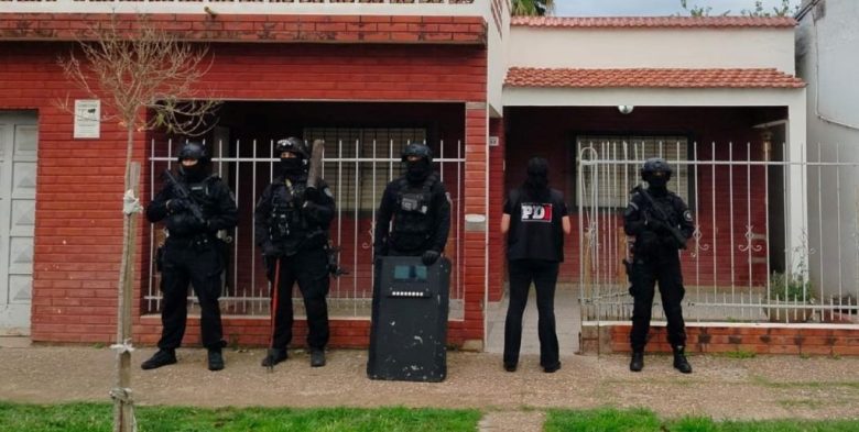 Investigan a camillero de Santa Fe por presuntas estafas a sus parejas