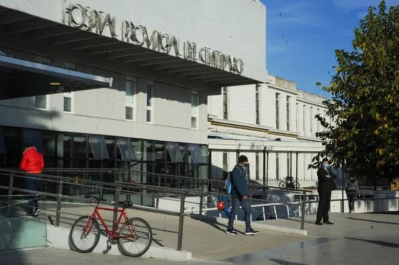 Roldán: detuvieron a un hombre por golpear y ocultar a su expareja debajo de la cama