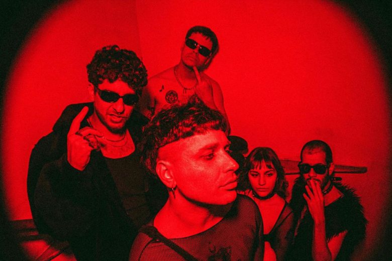 Mona Bondage presenta en vivo su primer disco
