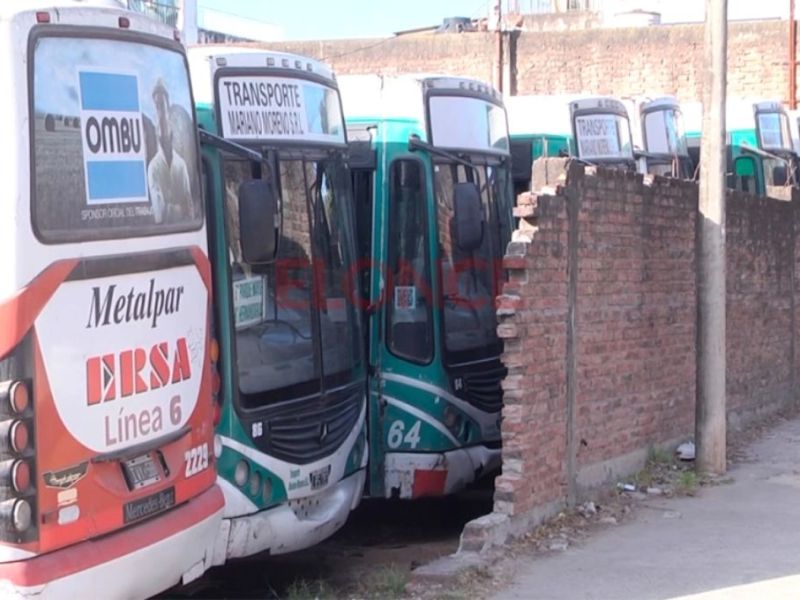Paro de colectivos en Paraná: choferes cobraron sólo la mitad del sueldo