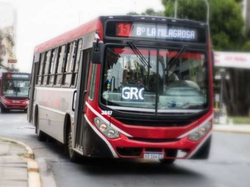 Cuarto día de paro de colectivos en Paraná: miles de usuarios afectados por la medida