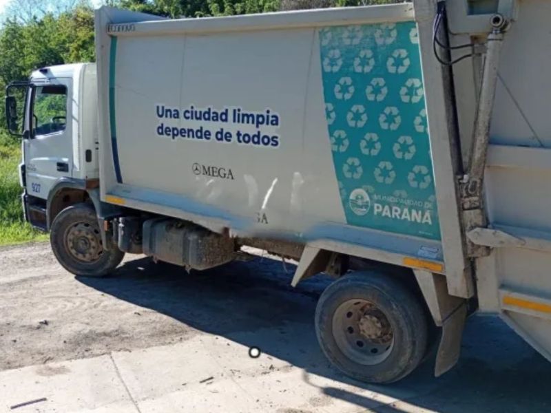 Accidente laboral en Paraná: un trabajador fue atropellado por camión municipal