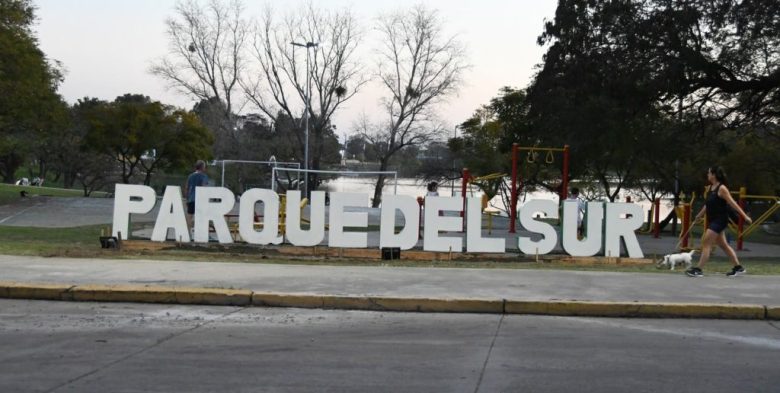 Parque del Sur luce nuevas letras corpóreas: otro atractivo para el emblemático espacio verde santafesino