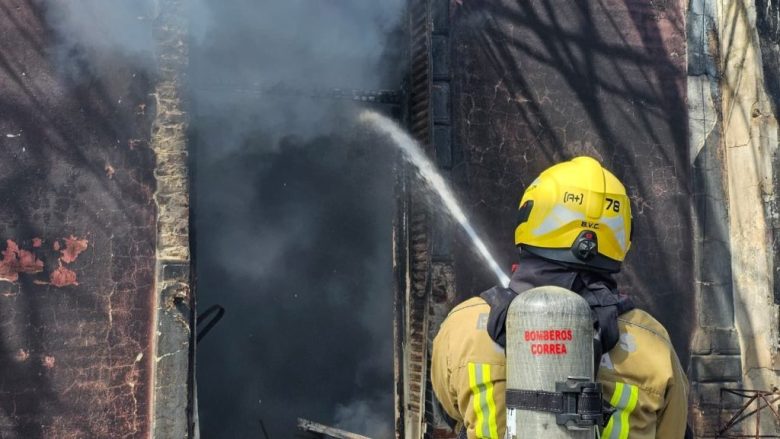 Tras una explosión de tanques de gasoil en Totoras, autoridades supervisaron la zona afectada