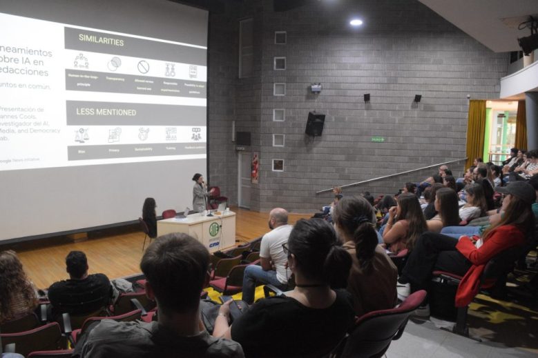 FOPEA Entrena llega a Entre Ríos con una capacitación sobre periodismo e inteligencia artificial