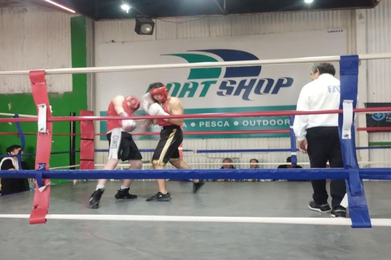 El Club Ministerio festejó su aniversario con una tarde a puro box