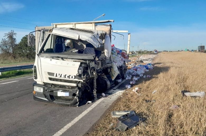 Dos muertos por choque de camiones en ruta 18