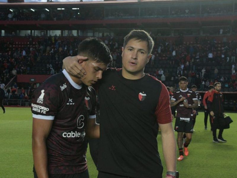 Colón se salvó gracias a otros resultados y la gente volvió a cantar «que se vayan todos»