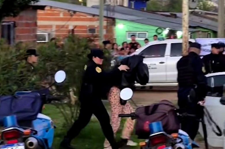 Una adolescente mató a una vecina de un cuchillazo tras una gresca