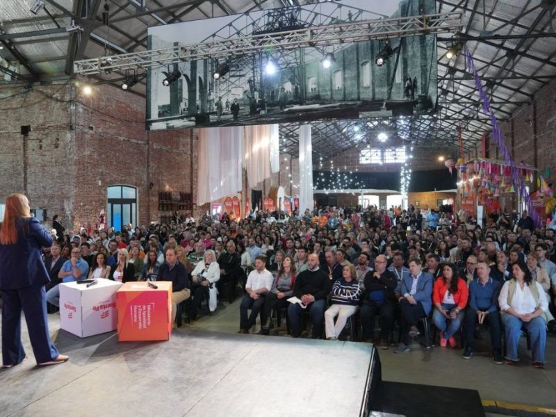 Más de 300 emprendedores de la provincia se reunieron para generar mayores oportunidades