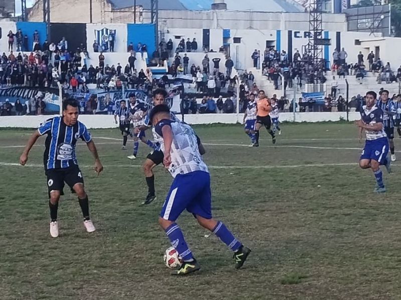 La Liga Paranaense de Fútbol tiene nuevo líder